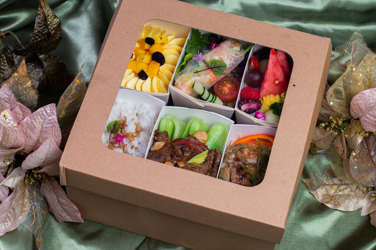 Photo of a meal in a box for delivery